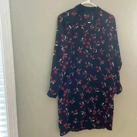 ❤️2/$30❤️[M]Cherry Print Black  V Neck Button LS Chiffon Tunic Blouse - Picture 1 of 8